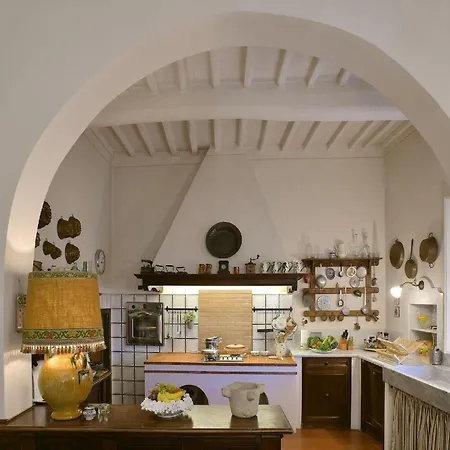 Historic With Swimming Pool Holiday home Lari