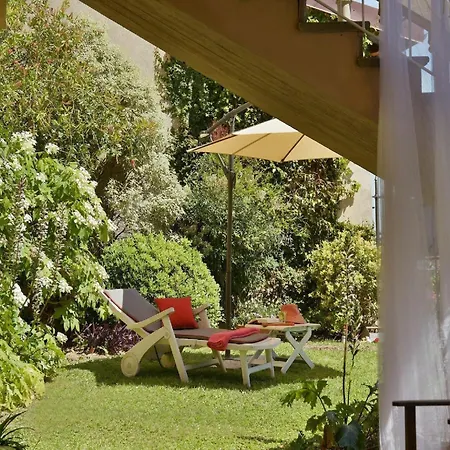 Historic With Swimming Pool Lari