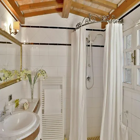 Historic With Swimming Pool * Lari
